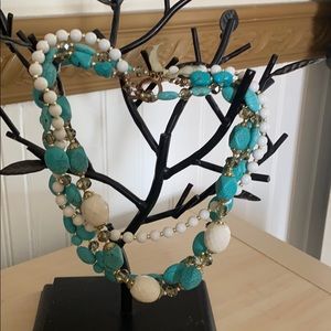 Turquoise stone and white beaded necklace